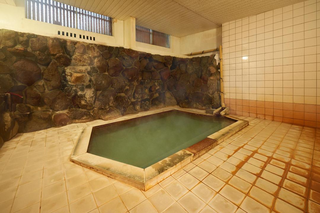 Hot spring bath