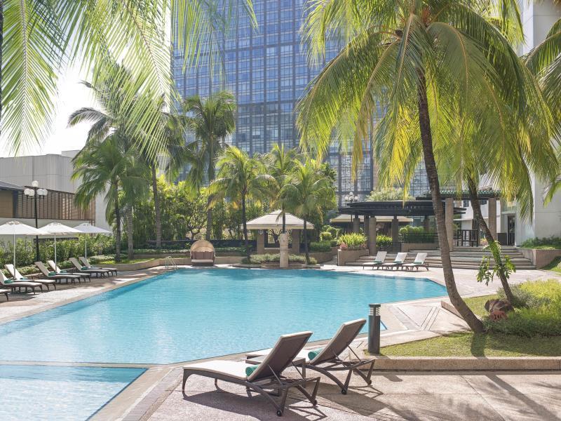 Swimming pool [outdoor]