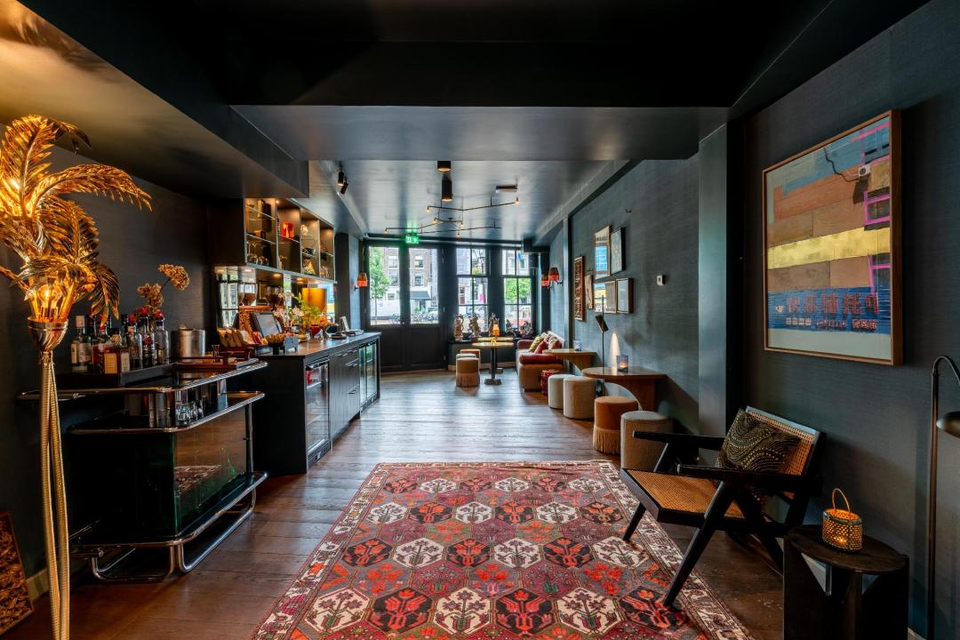 Bar/lounge