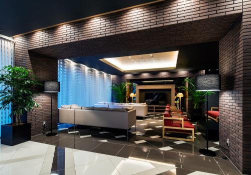 Shared lounge/TV area