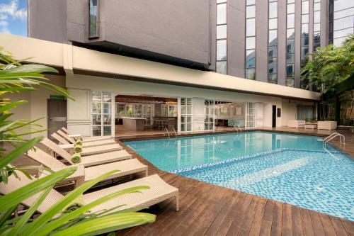 Swimming pool