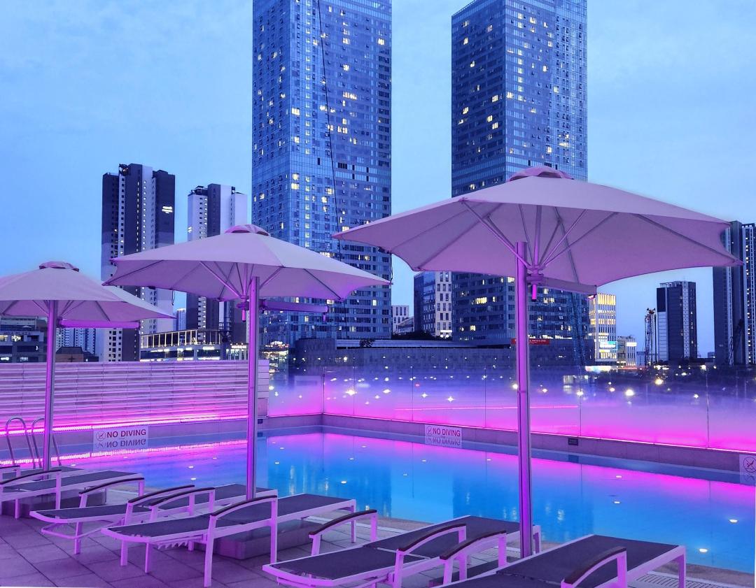 Swimming pool