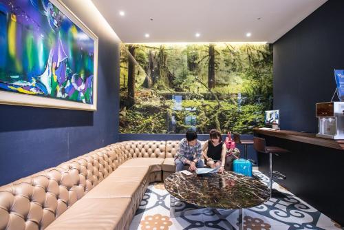Shared lounge/TV area