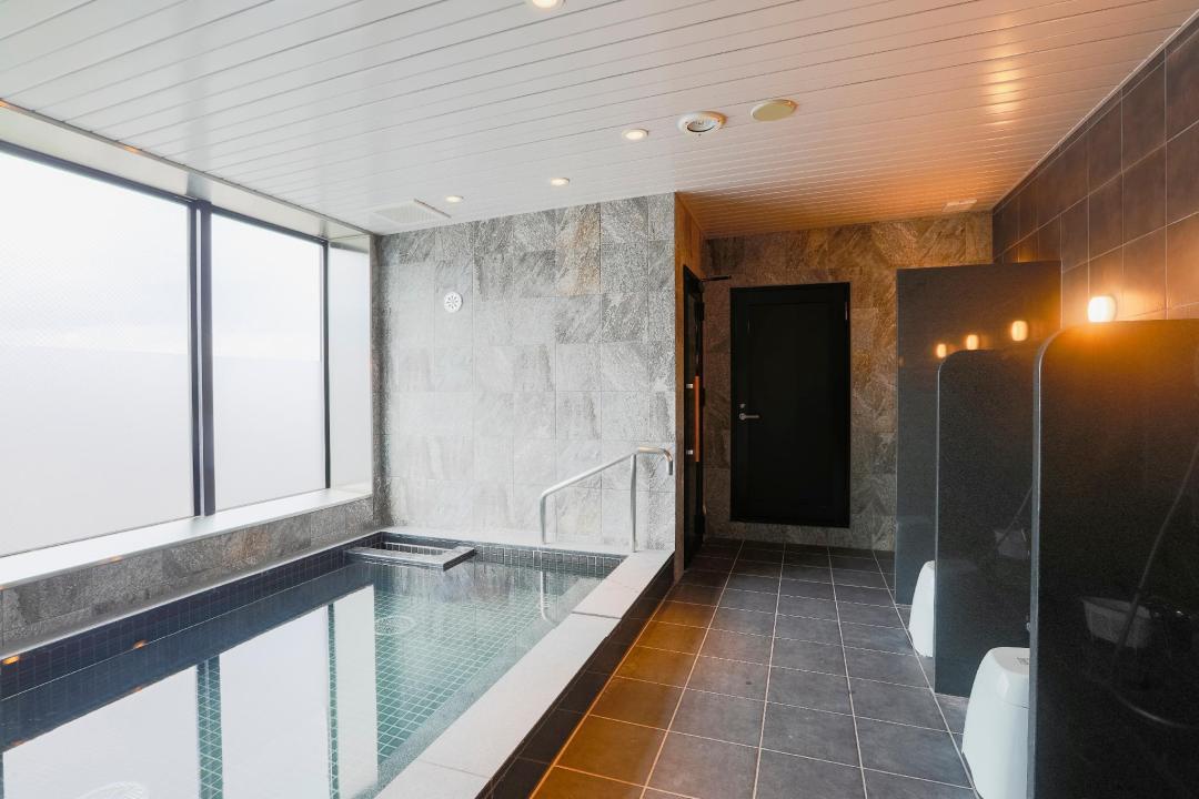 Private pool
