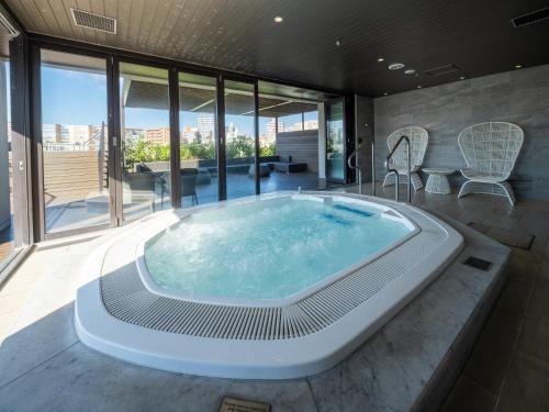 Hot tub