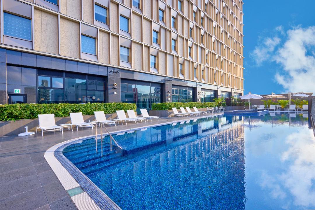 Swimming pool