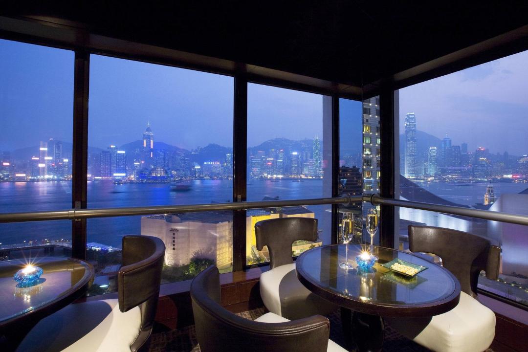 Bar/lounge