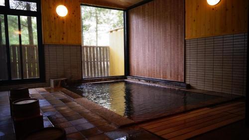 Hot spring bath