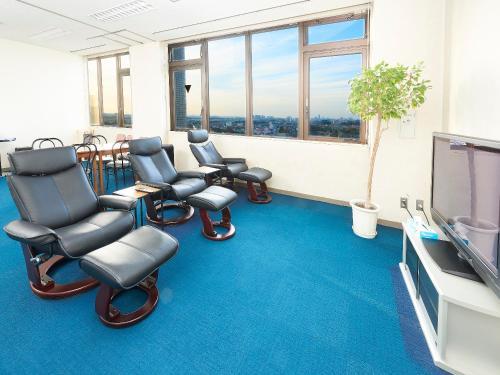 Shared lounge/TV area