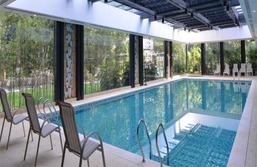 Swimming pool