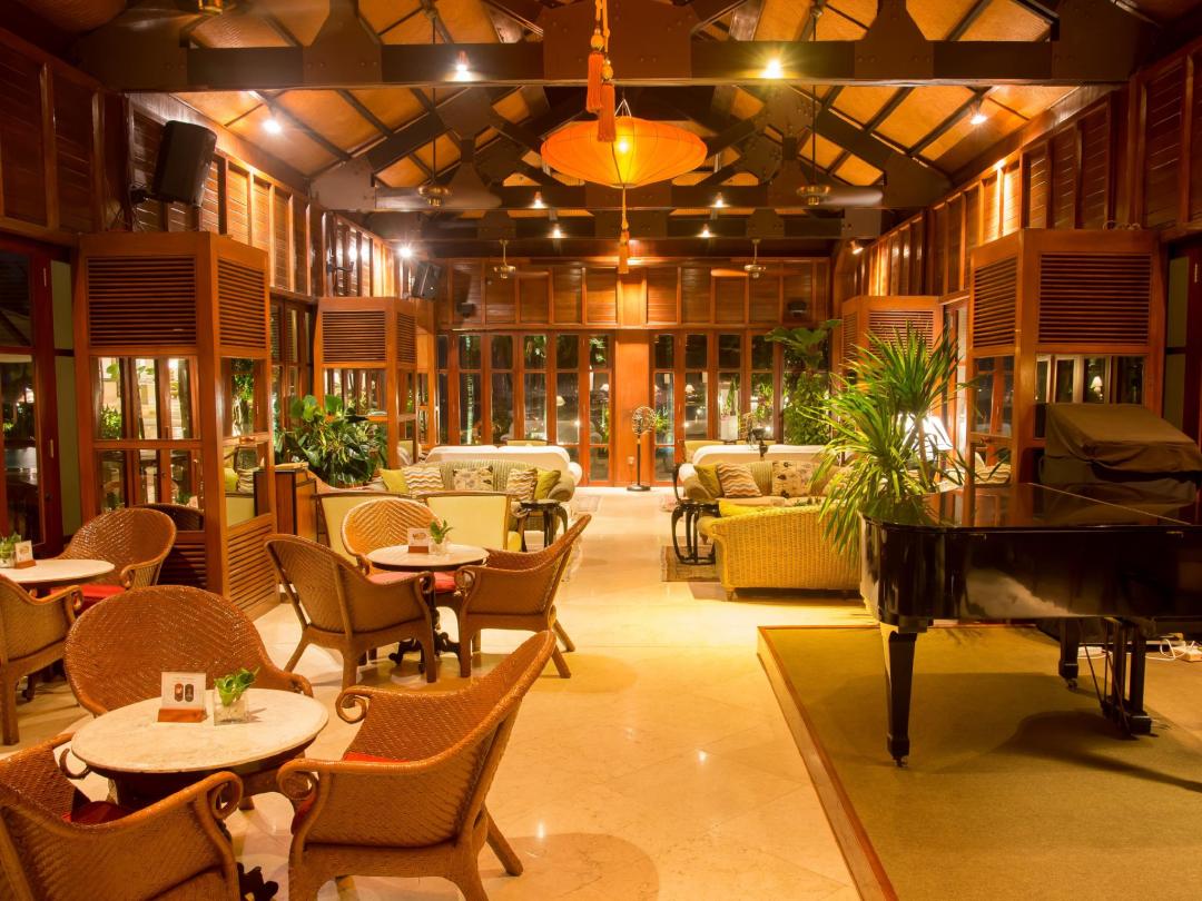 Bar/lounge