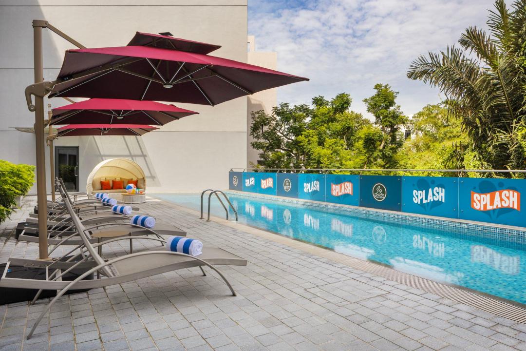 Swimming pool