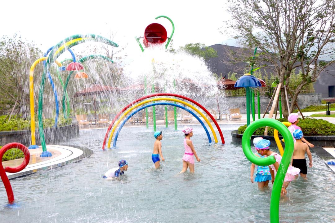 Swimming pool [kids]