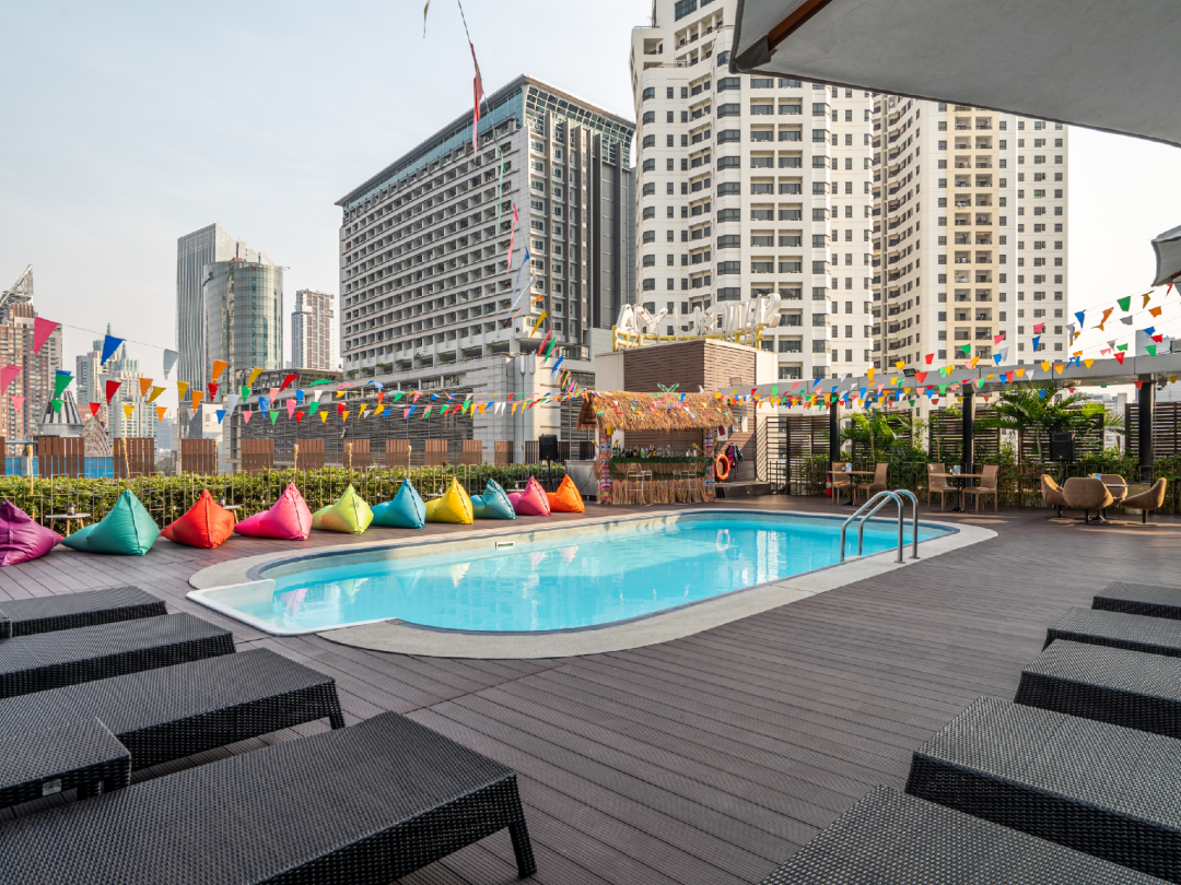 Swimming pool