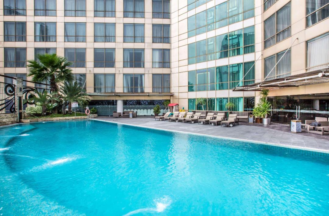 Swimming pool