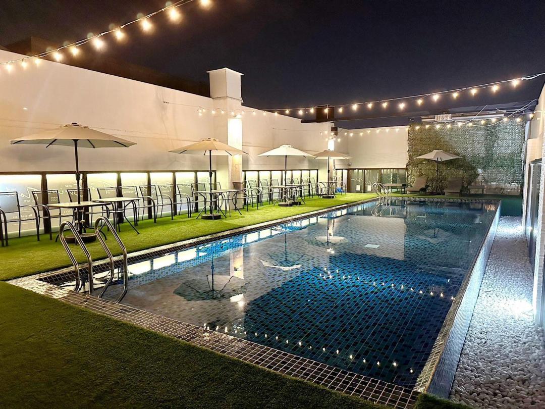 Swimming pool